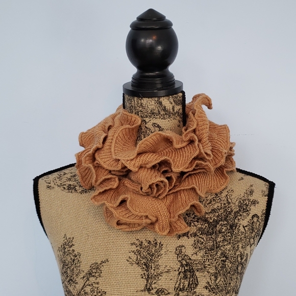 Ruffled Scarf - Picture 7 of 8